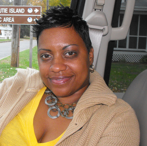 Carla Evans Photo 30