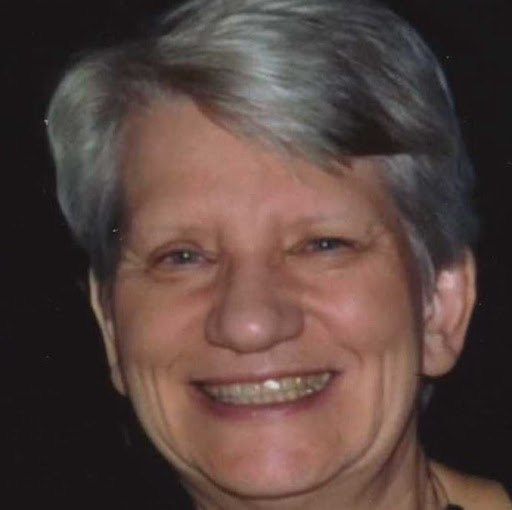 Gretchen Smith Photo 17