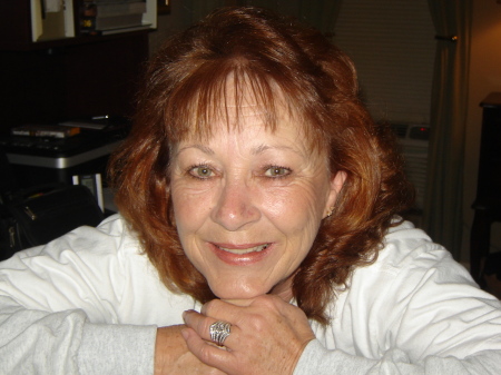 Lynn White Photo 19