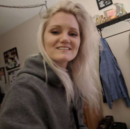 Roxanne Smith Photo 32