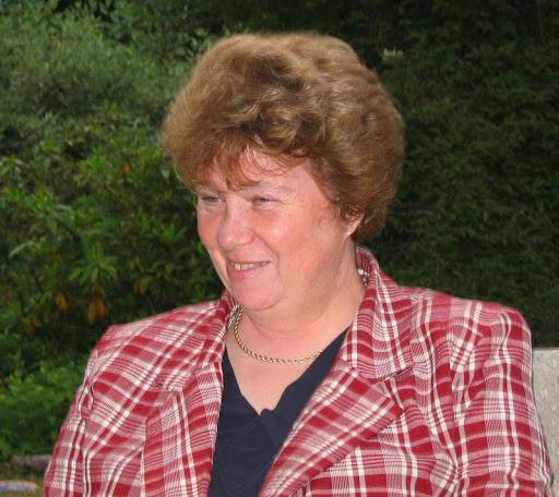 Valerie Garner Photo 8