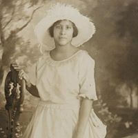 Helen Thornton Photo 20