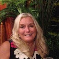 Michele Thornton Photo 11