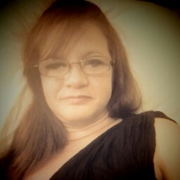 Candice Robinson Photo 8