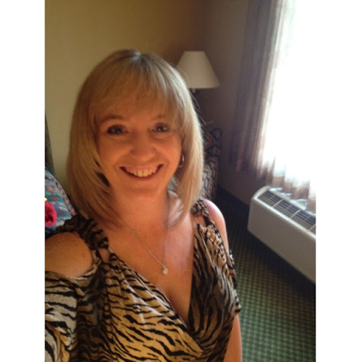 Traci Anderson Photo 34