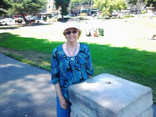 Carol Mclaughlin Photo 1