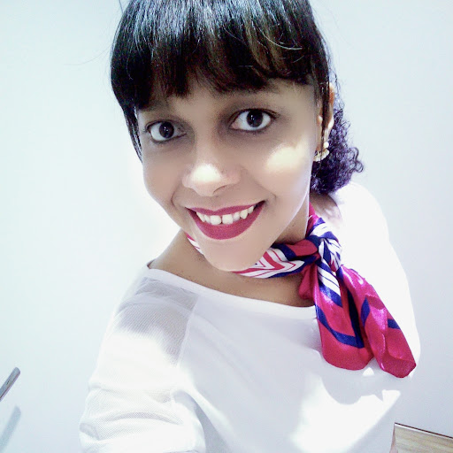 Elizabeth Andrade Photo 25