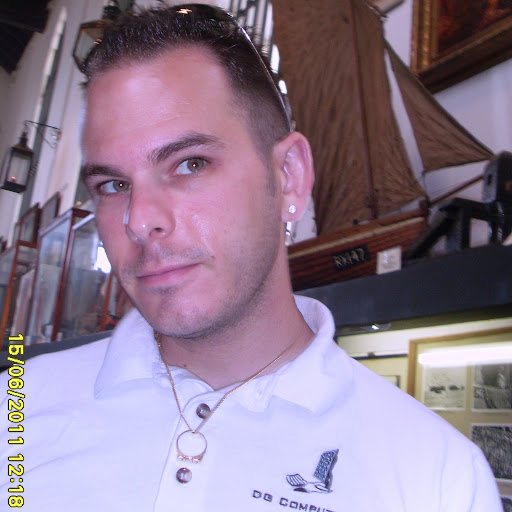 Damian Griffin Photo 27