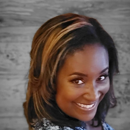 Danielle Floyd Photo 12