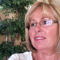 Lorraine Paul Photo 29