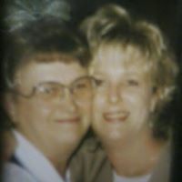Traci Larson Photo 17