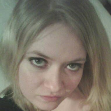 Jennifer Holmes Photo 19