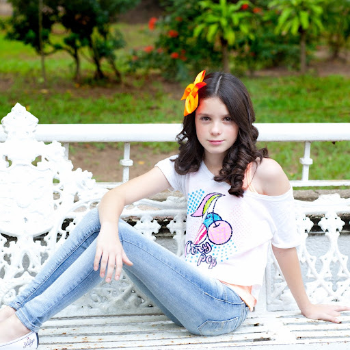 Alicia Price Photo 37