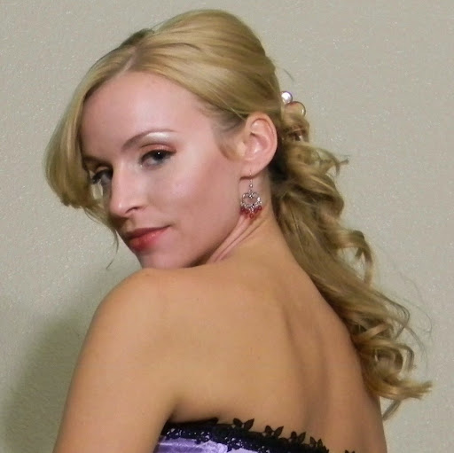 Elizabeth Weaver Photo 19
