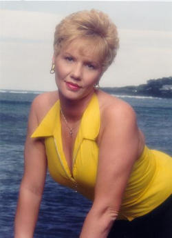 Debby Thomas Photo 8