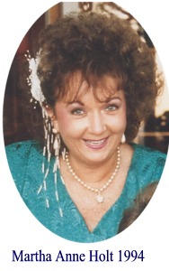 Martha Holt Photo 11
