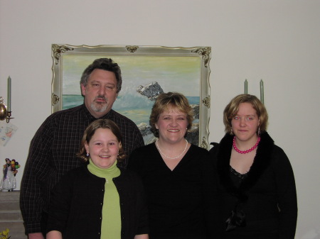 Elizabeth Anger Photo 4