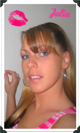 Julia Connery Photo 1