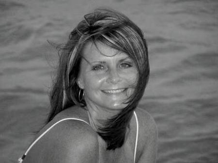 Jennifer Larche Photo 2