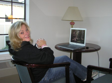 Jeannie Rowe Photo 16