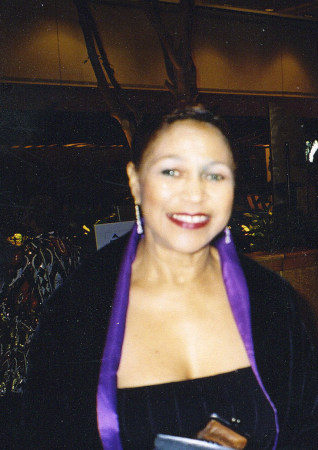 Eloise Booker Photo 3