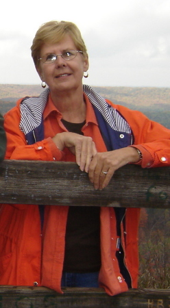 Rebecca Daniels Photo 28