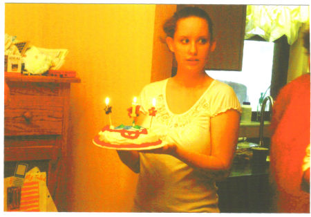 Laura Askew Photo 11