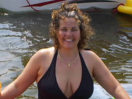 Angela Chavis Photo 24