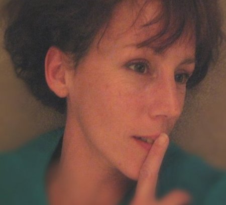 Laura Ellis Photo 17