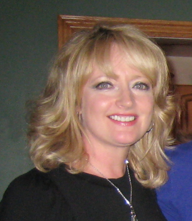 Lorie Holmes Photo 5