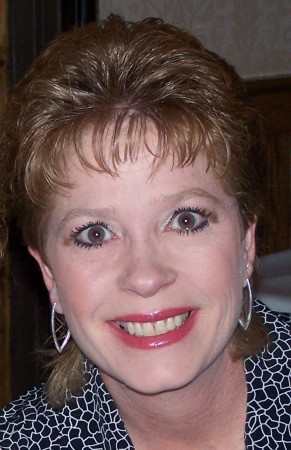 Elizabeth Daniels Photo 12