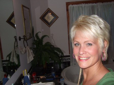 Janis Hughes Photo 8