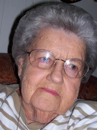 Betty Williams Photo 44