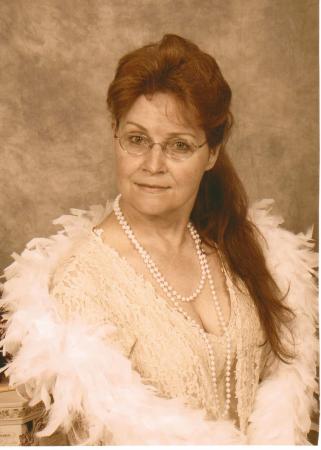 Joyce Holloway Photo 28