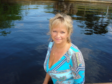 Phyllis Perry Photo 6
