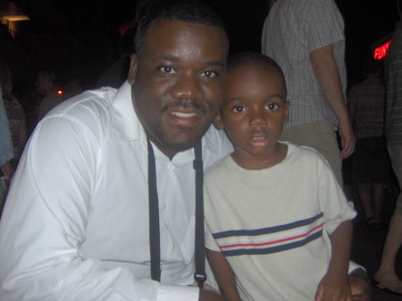 Ronnie Logan Photo 4