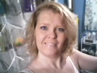 Robin Yarbrough Photo 17