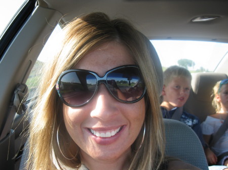 Lisa Thom Photo 7
