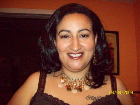 Anita Suarez Photo 22