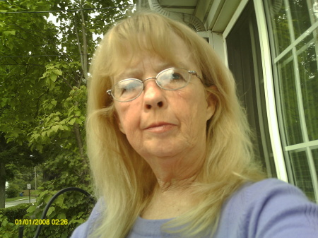 Louise Watkins Photo 15