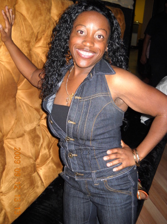 Andrea Black Photo 39