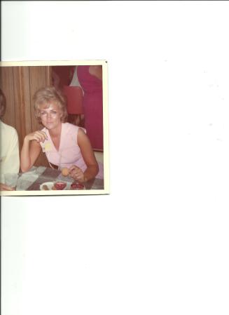Donna Riddle Photo 9