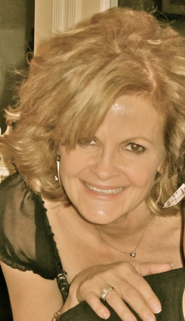 Laura Larson Photo 27