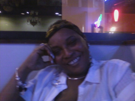 Diana Williams Photo 17