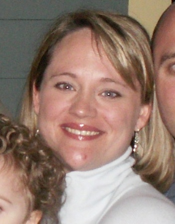 Elizabeth Mills Photo 18