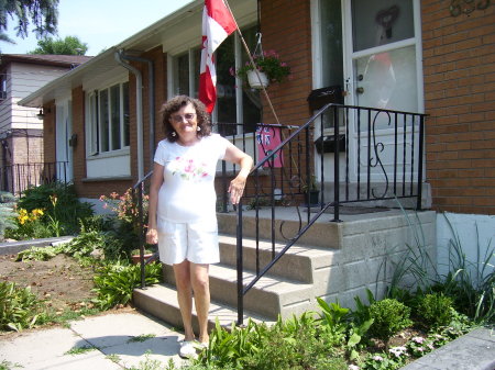 Linda Waller Photo 19