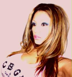 Monique Gonzales Photo 9