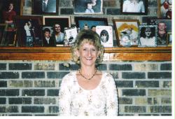 Louise Cook Photo 10