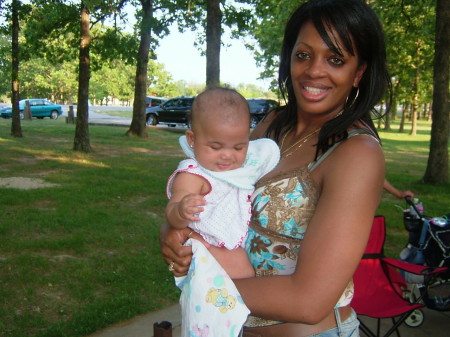 Stephanie Earl Photo 19