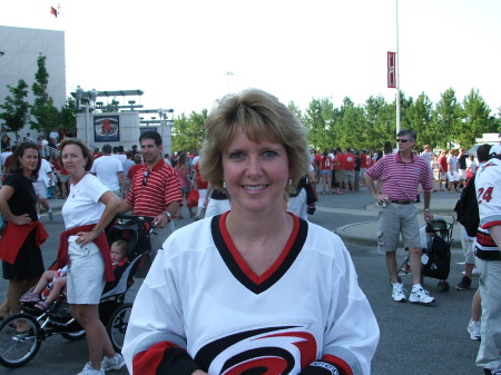 Elisabeth Campbell Photo 21